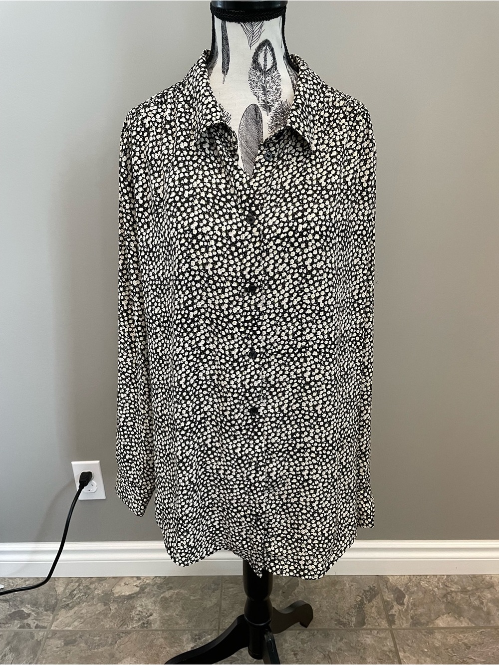 H&M - Black and White Floral Print Button-Up Shirt